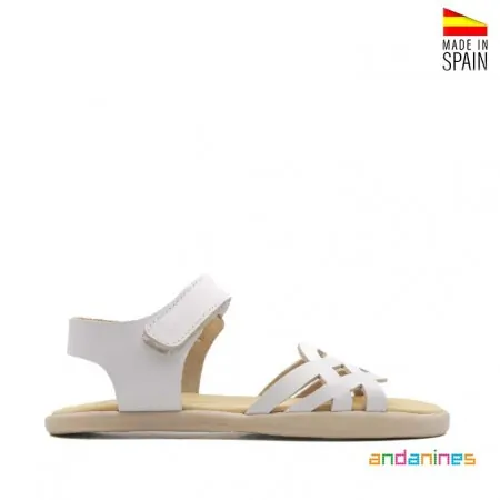 Sandalias blancas infantiles