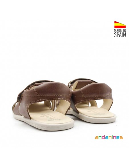 Sandalias marrones niño