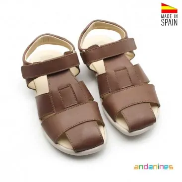 Sandalia piel marrón niño