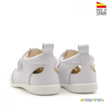 Sandalia blanca piel flexible