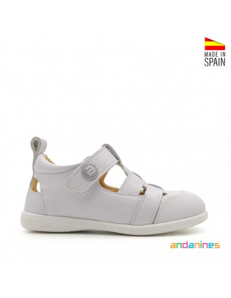 Sandalias blancas cerradas infantil