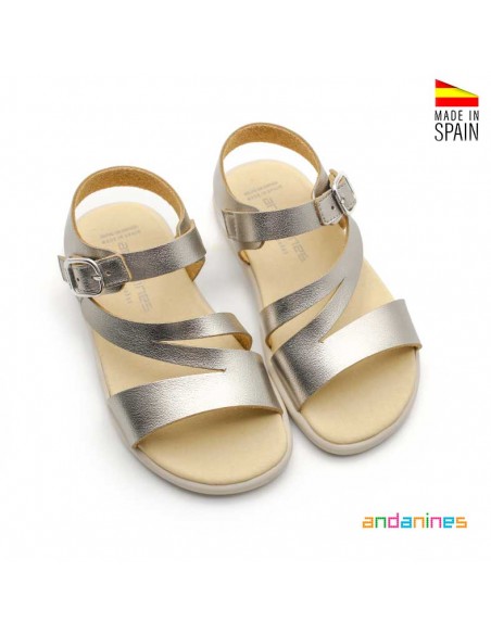 sandalias respetuosas niñas​