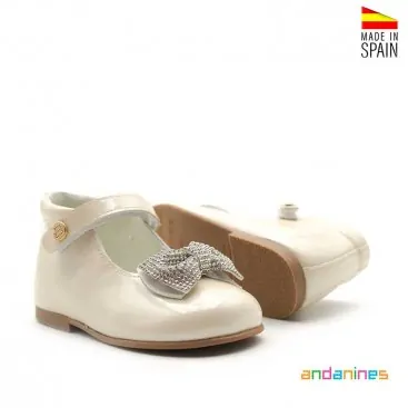 merceditas beige charol