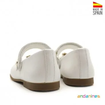 Merceditas elegantes niña