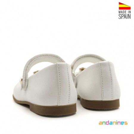 Merceditas elegantes niña