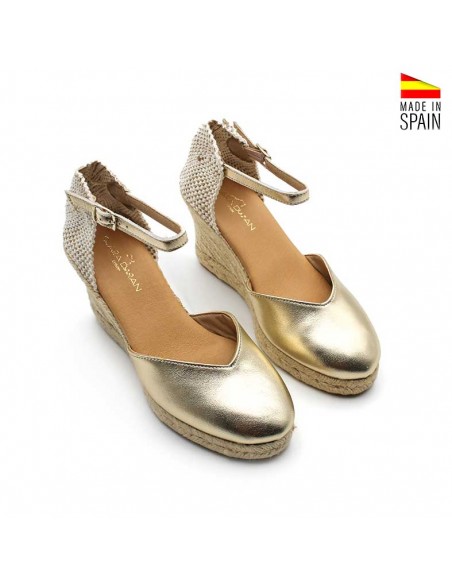 Alpargatas doradas con hebilla