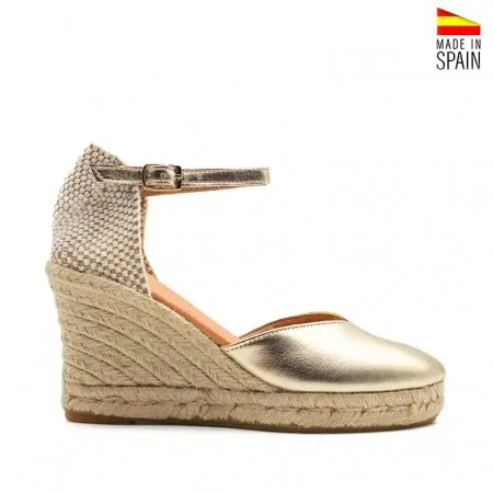 Alpargatas doradas con cuña