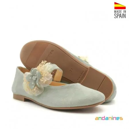 Zapatos comunión niña verde agua Andanines en piel ante con flor de tul