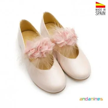 Zapatos de comunión para niña rosa con adorno de tul y flor
