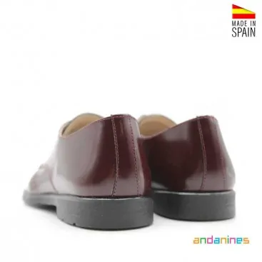 Zapatos con picado inglés