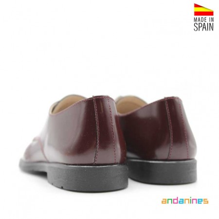 Zapatos con picado inglés