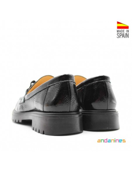 zapatos mocasines para niñas vista trasera con plataforma de goma