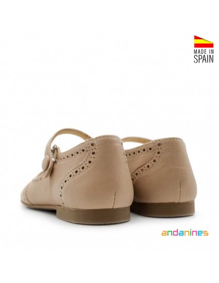Zapatos elegantes para niñas taupe con suela de goma y fabricación española