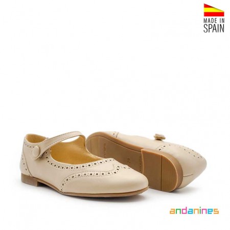 Merceditas beige brogue niña con calado inglés y diseño clásico