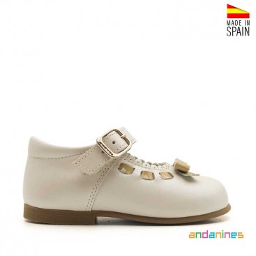 Merceditas niña piel beige