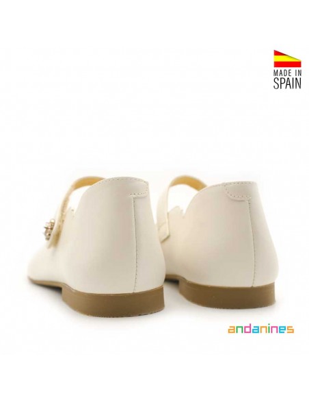 Bailarina niña con brillantes