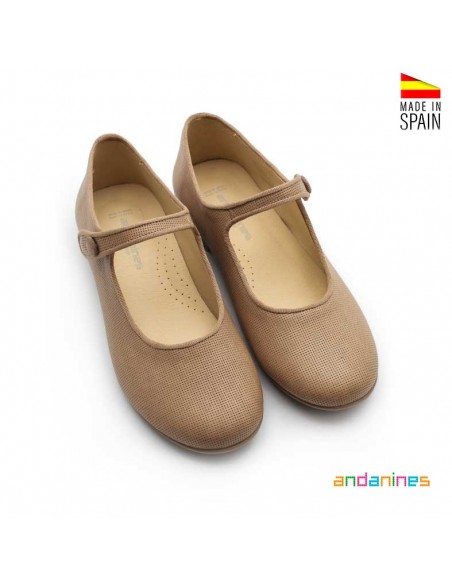 Merceditas taupe niña con acabado picado y diseño clásico