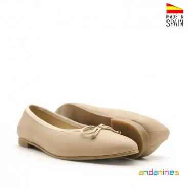 Bailarina clásica beige niña