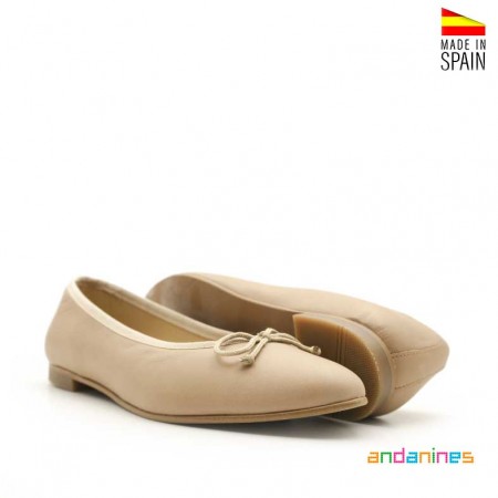 Bailarina clásica beige niña