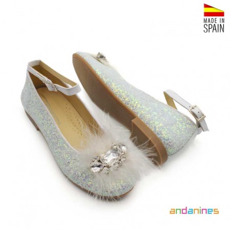 Zapatos princesa niña Andanines con acabado brillante y pulsera al tobillo