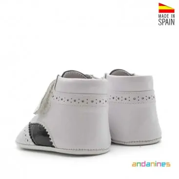 Botas elegantes bebé niño