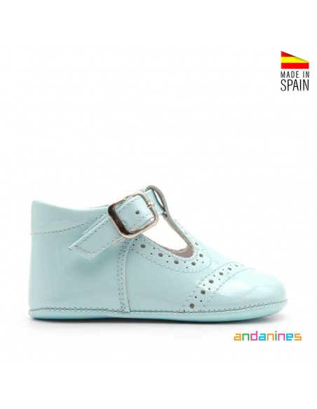 Zapatos charol azul bebé