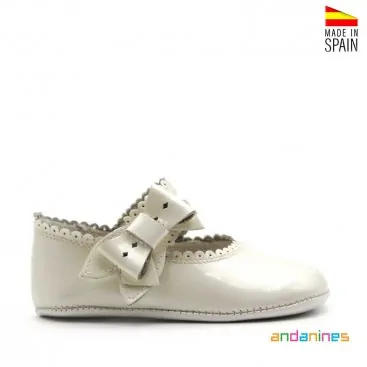 Zapatos bebé charol blanco