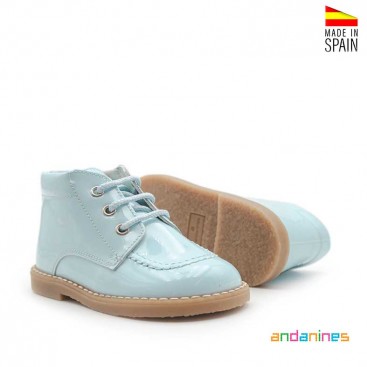 Botines azul celeste niño