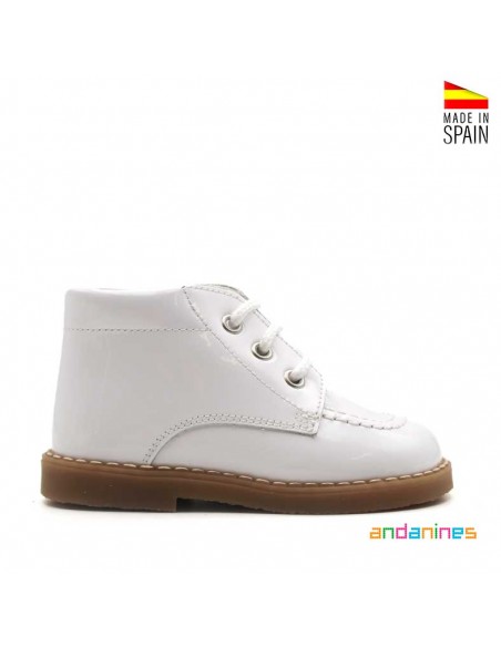 Botines charol niño blanco
