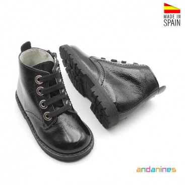 Botines negros niña cordones