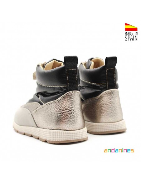 Botas con cremallera central niña