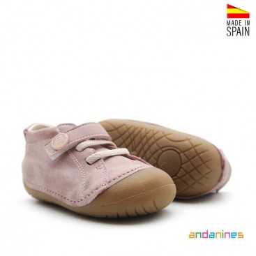 Calzado rosa empolvado respetuoso