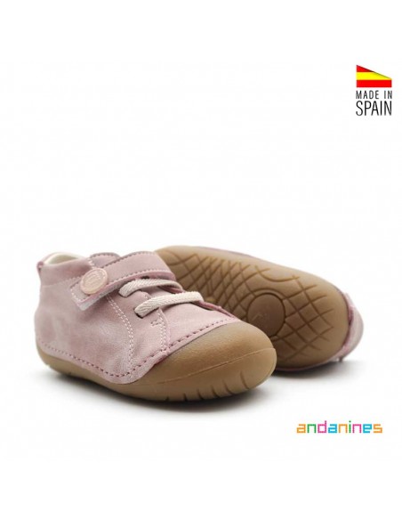 Calzado rosa empolvado respetuoso