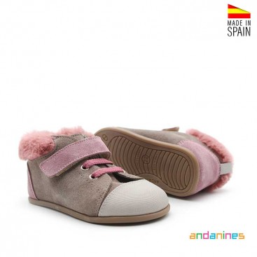 Botines con velcro y cordones