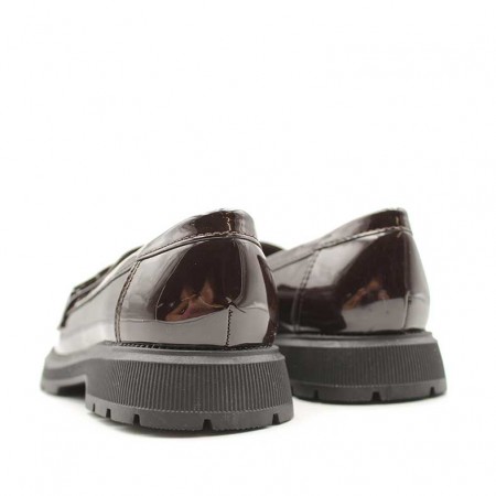 zapatos marrones niña colegio​