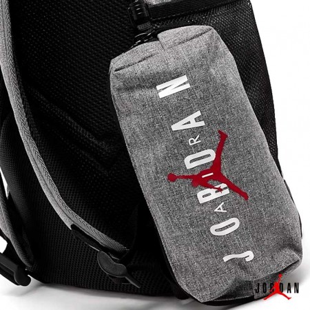 mochila jordan con estuche