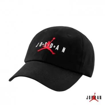 gorra negra jordan