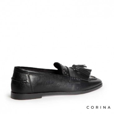 Mocasin negro con borlas
