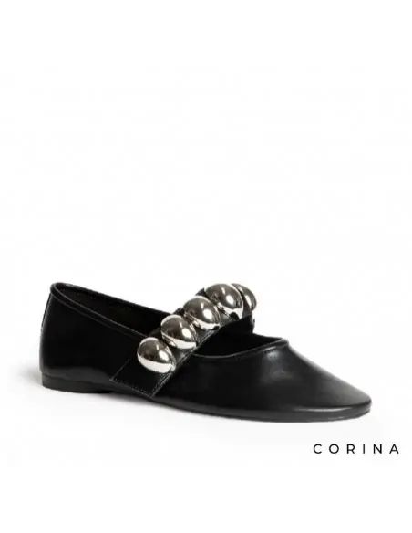 Bailarinas negras con adorno metálico