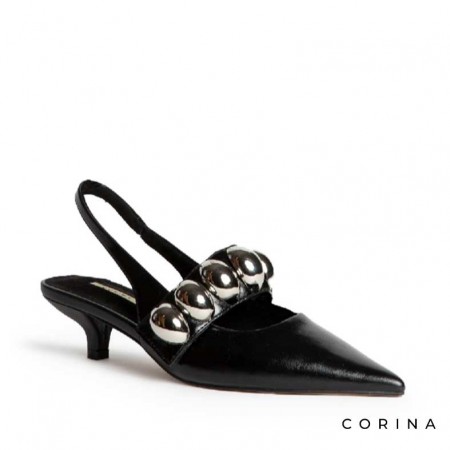 zapato negro tacon bajo​