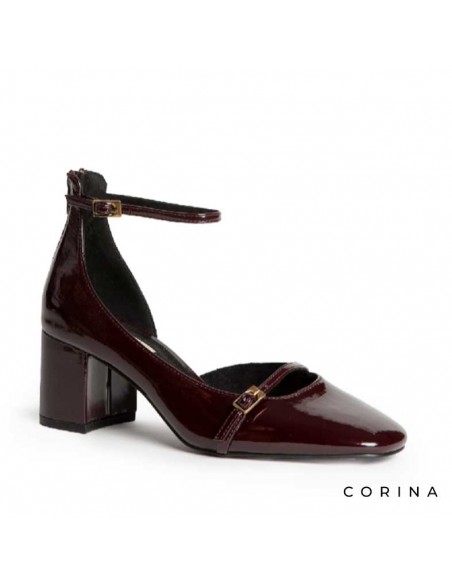 zapatos charol con pulsera