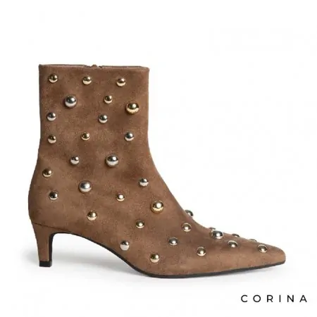botines tacon tachas​