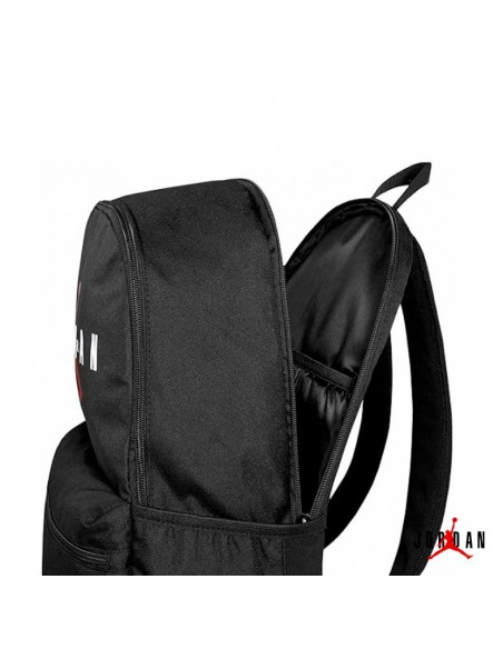 Mochila deportiva negra