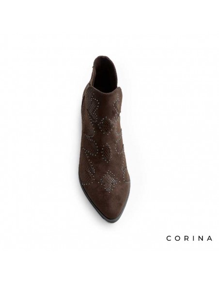 Botines marrones tachuelas
