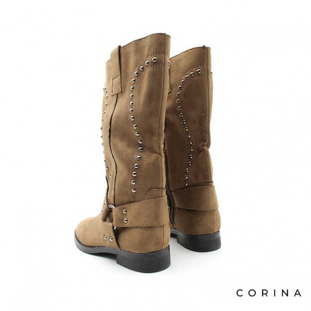 botas biker con tachuelas​