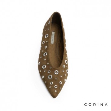 Bailarina con tachuelas