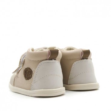 Bota bebé beige de piel con cierre de doble velcro