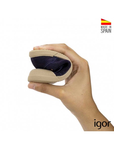 igor barefoot tennis​