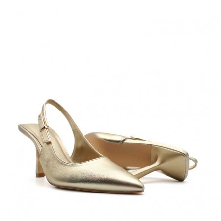 tacones dorados stiletto​