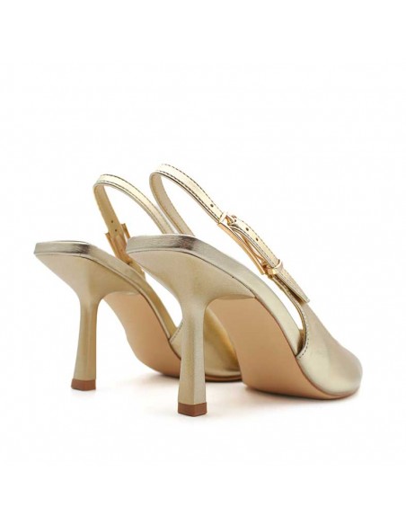 zapatos dorados tacon fino​